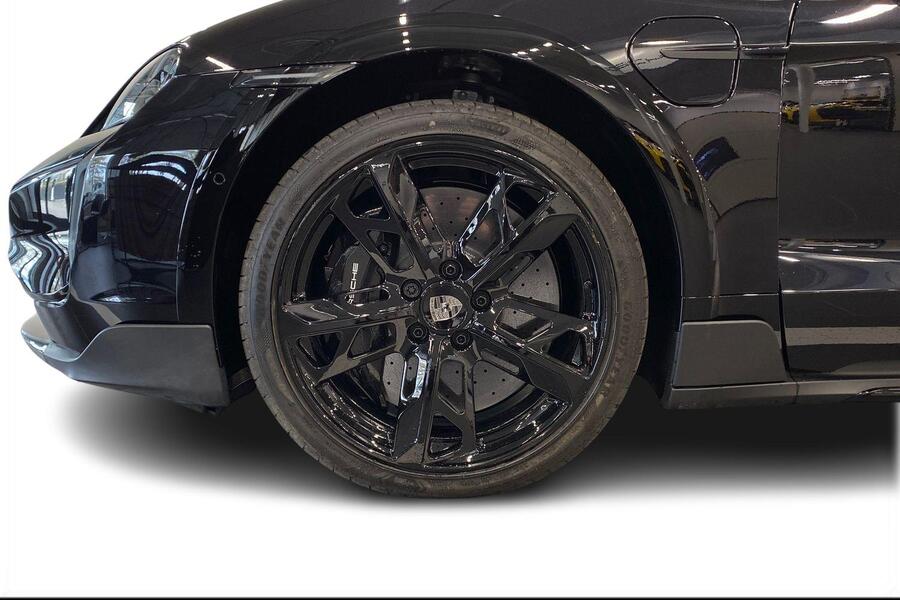 heti ajoon Porsche Taycan