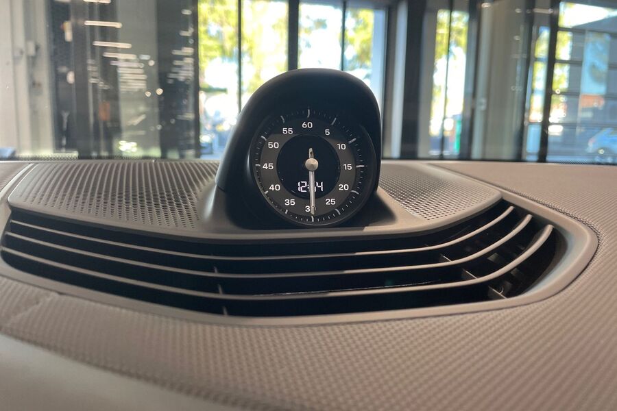 heti ajoon Porsche Taycan