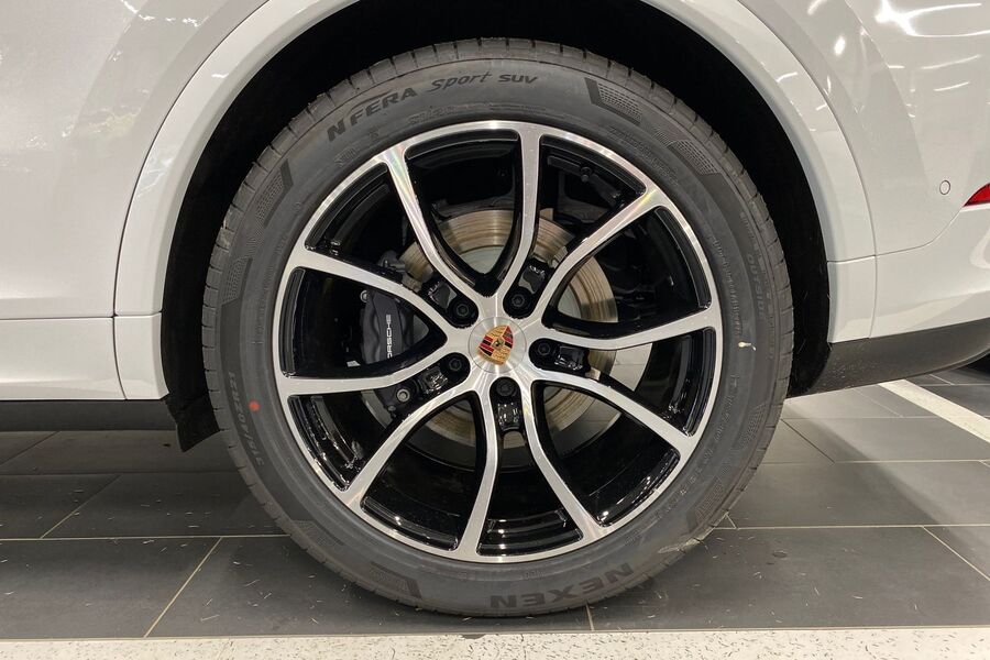 heti ajoon Porsche Cayenne