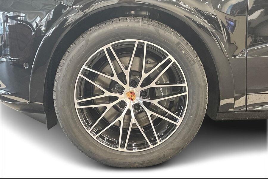 heti ajoon Porsche Cayenne