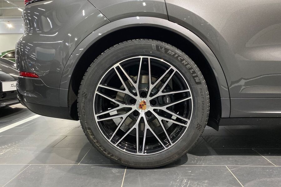 heti ajoon Porsche Cayenne