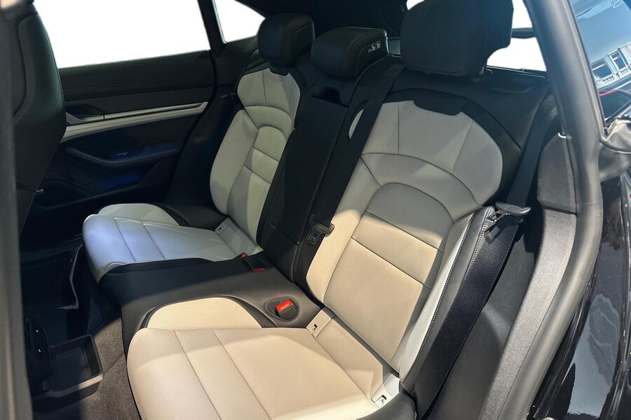 heti ajoon Porsche Taycan