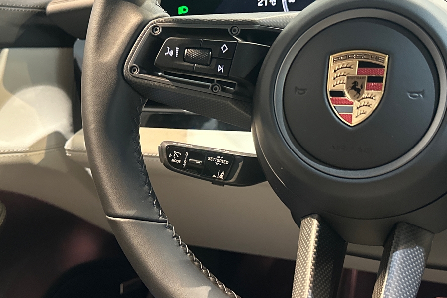 heti ajoon Porsche Taycan