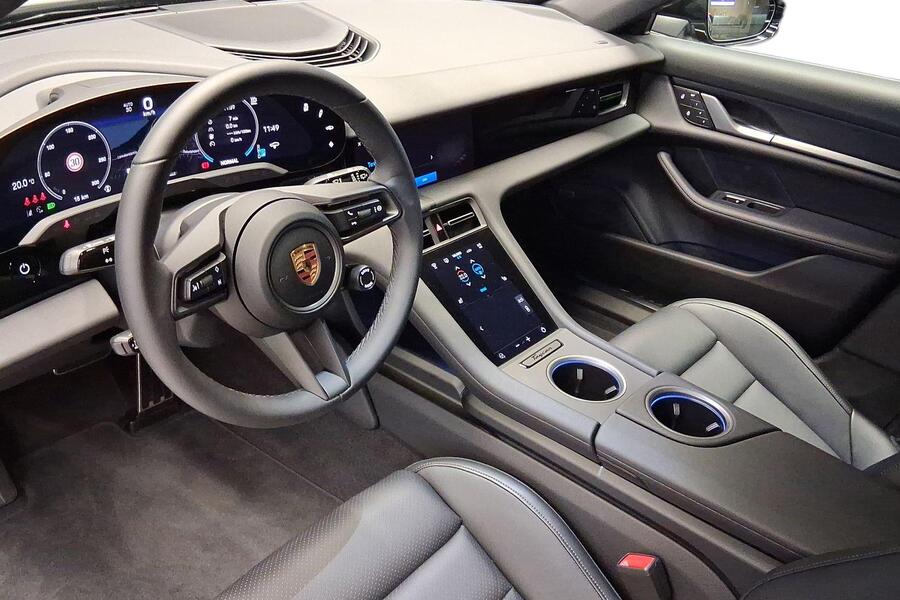 heti ajoon Porsche Taycan