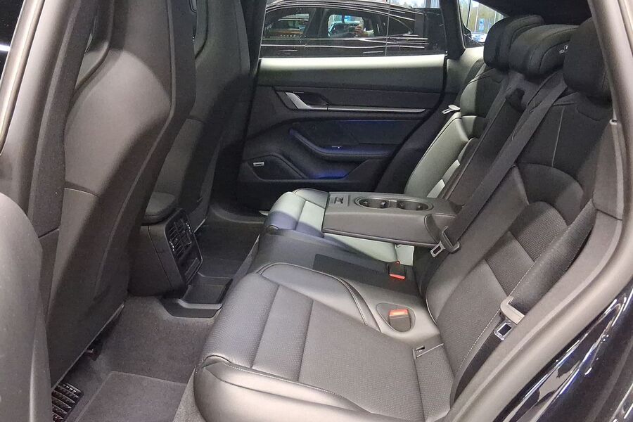 heti ajoon Porsche Taycan