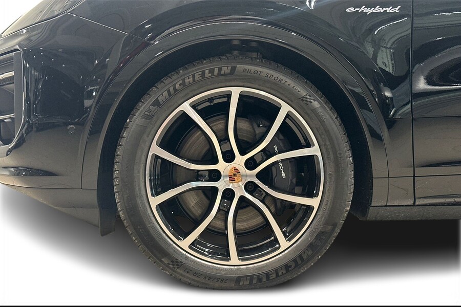 heti ajoon Porsche Cayenne