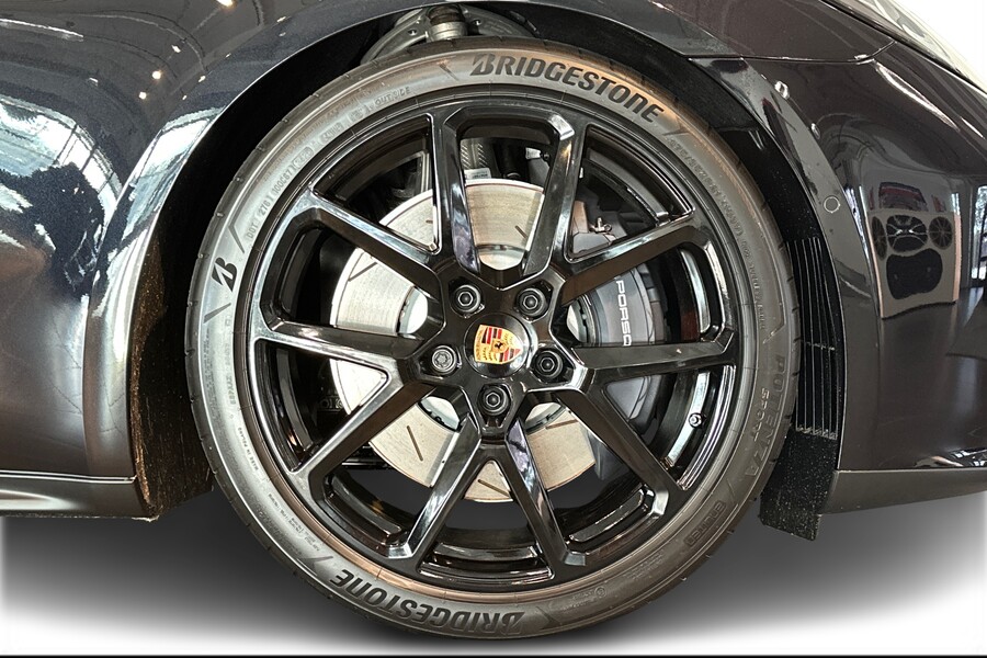 heti ajoon Porsche Panamera