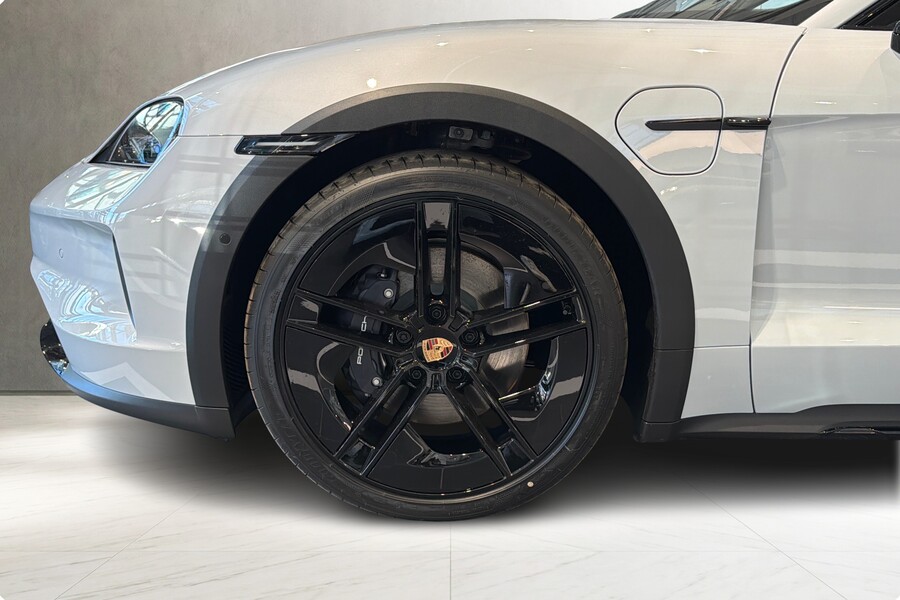 heti ajoon Porsche Taycan