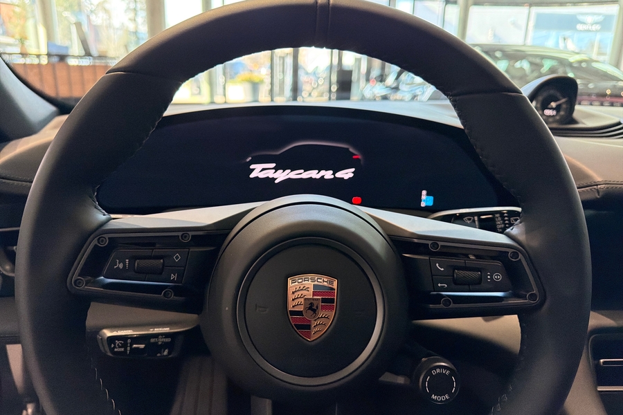 heti ajoon Porsche Taycan
