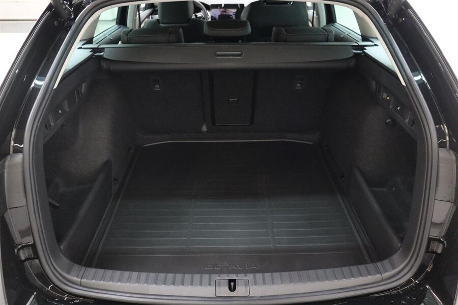 Combi 1.5 TSI 150 Style eTEC DSG Autom. heti ajoon Skoda Octavia