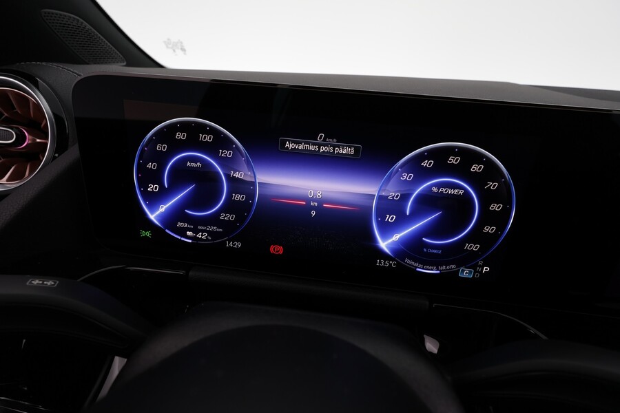 heti ajoon Mercedes-Benz EQA