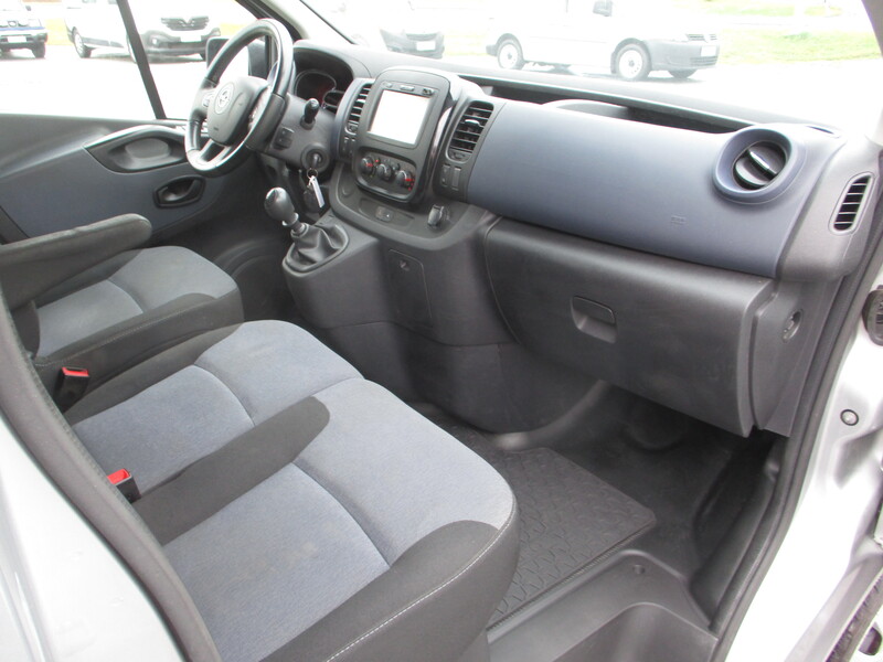 Opel Vivaro vaihtoauto