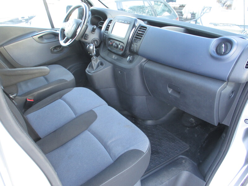 Opel Vivaro vaihtoauto