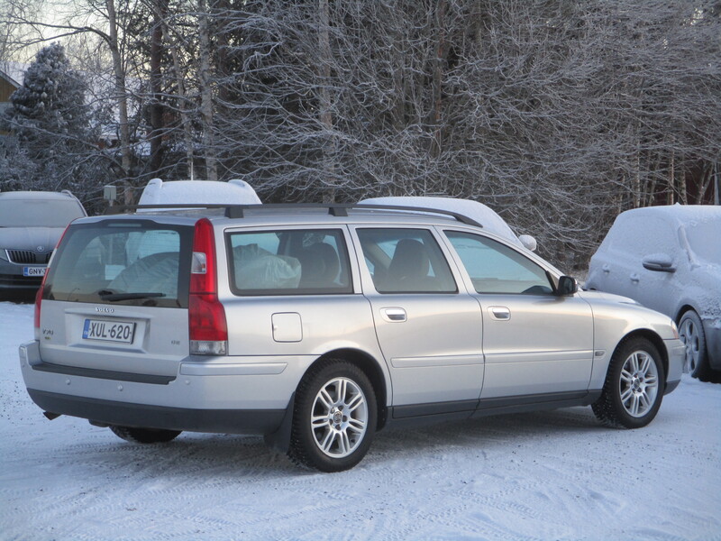 Volvo V70 vaihtoauto