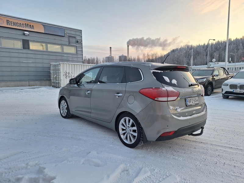 Kia Carens vaihtoauto