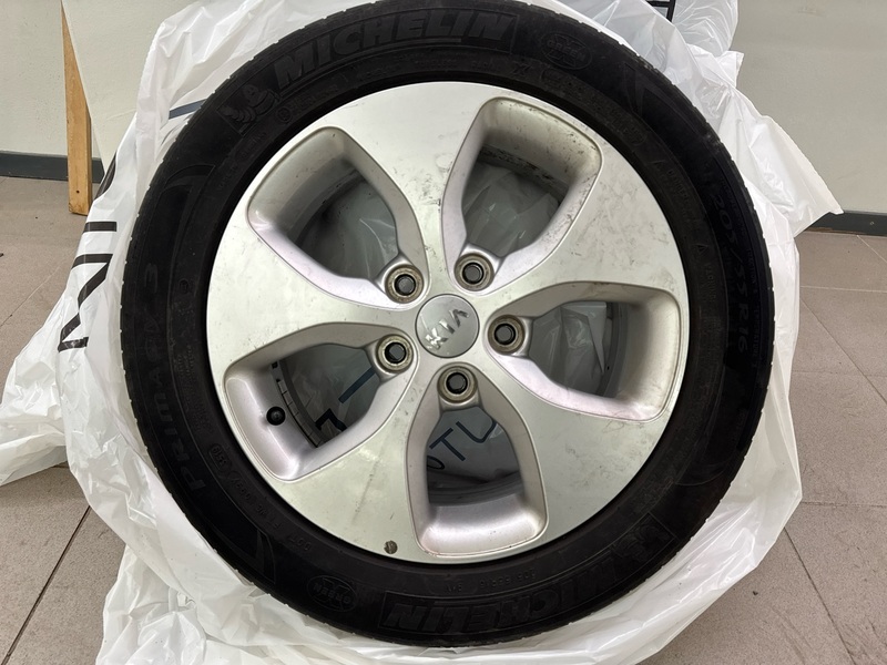 Kia Carens vaihtoauto