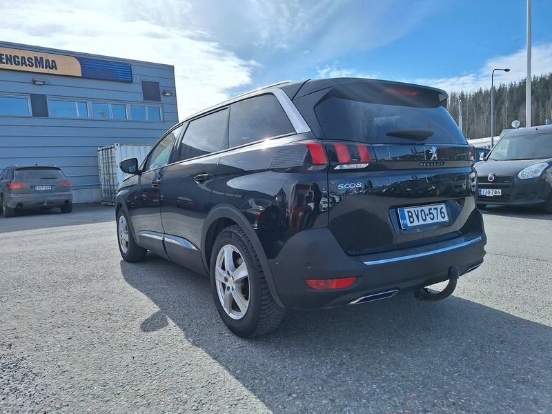 Peugeot 5008 vaihtoauto