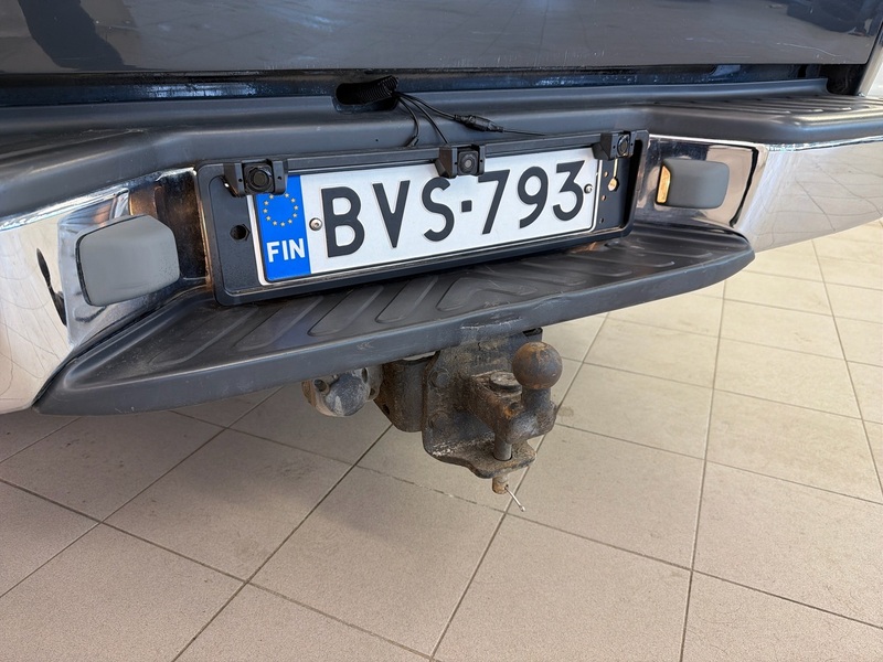 Nissan Navara vaihtoauto