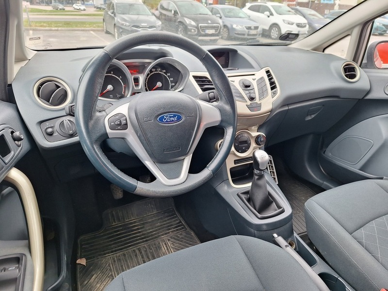 Ford Fiesta vaihtoauto