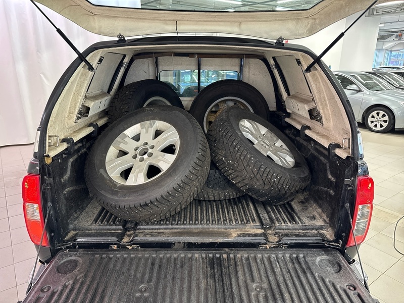 Nissan Navara vaihtoauto