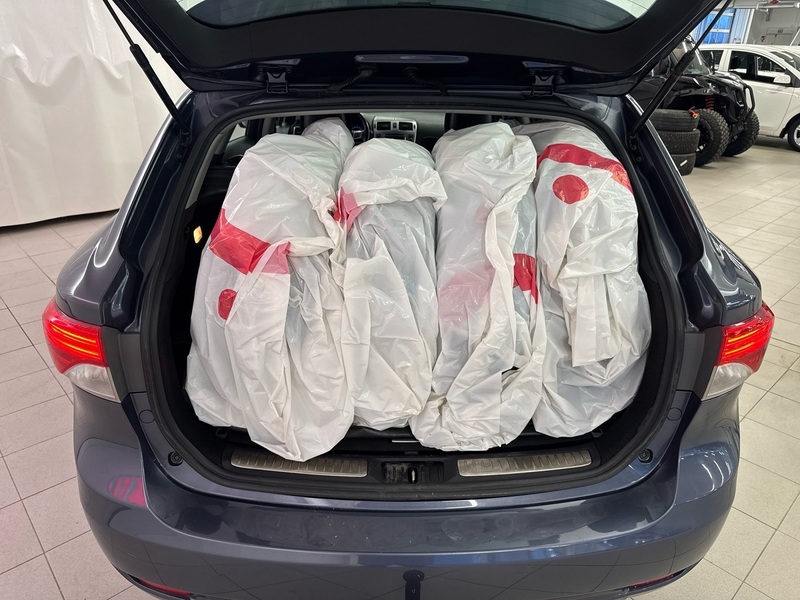 Toyota Avensis vaihtoauto