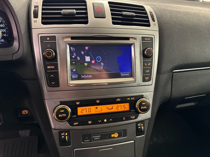 Toyota Avensis vaihtoauto