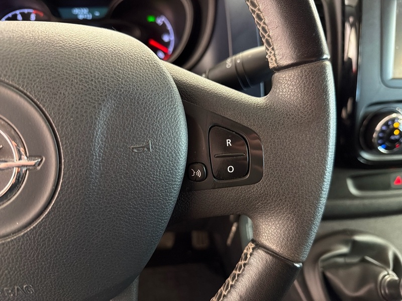 Opel Vivaro vaihtoauto