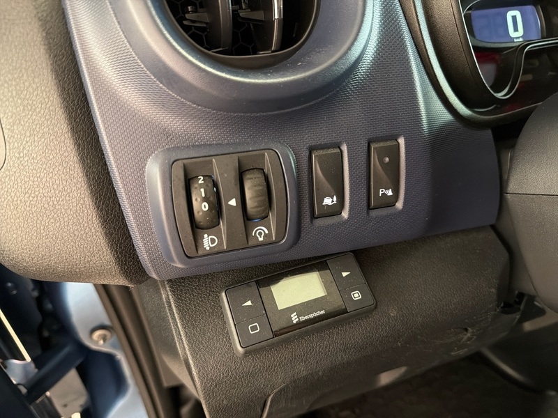 Opel Vivaro vaihtoauto