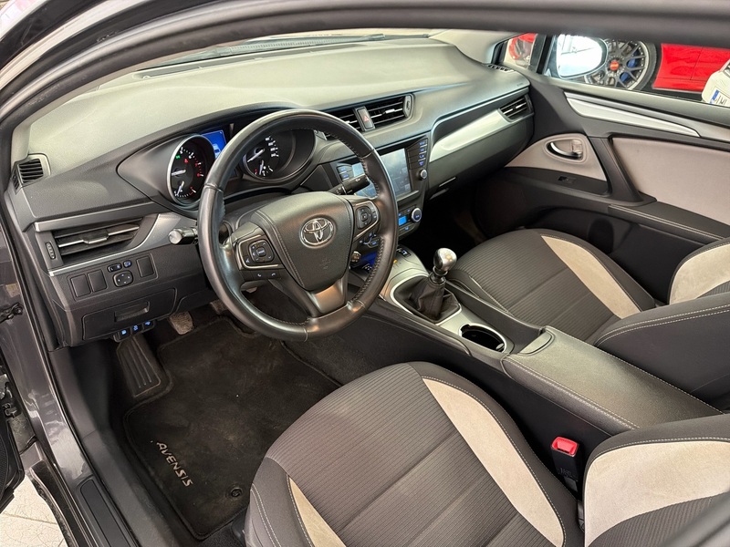 Toyota Avensis vaihtoauto