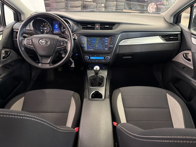 Toyota Avensis vaihtoauto