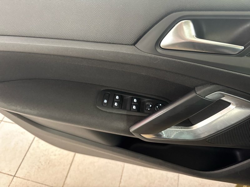 Peugeot 308 vaihtoauto