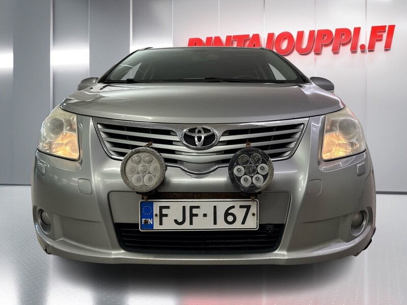 Toyota Avensis vaihtoauto