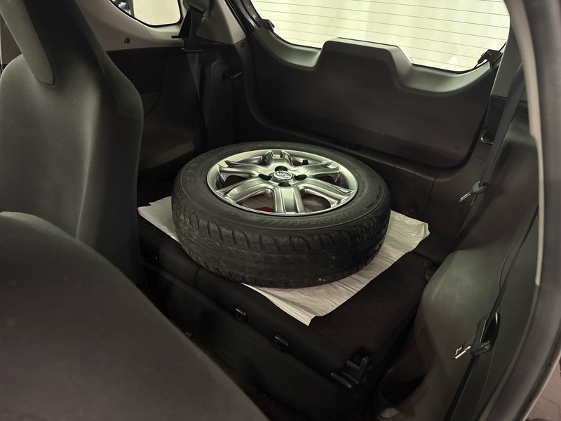 Toyota iQ vaihtoauto