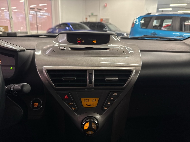 Toyota iQ vaihtoauto