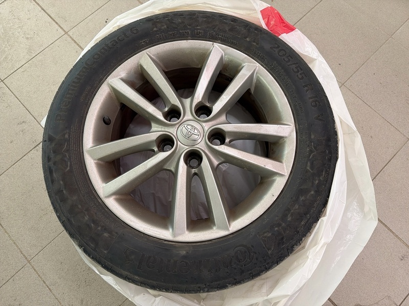 Toyota Auris vaihtoauto