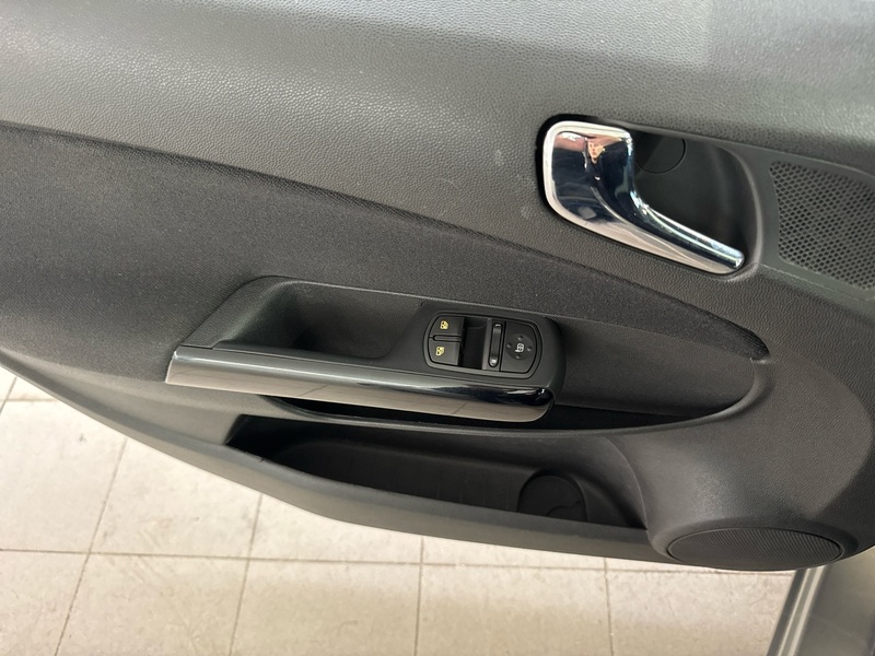 Opel Corsa vaihtoauto