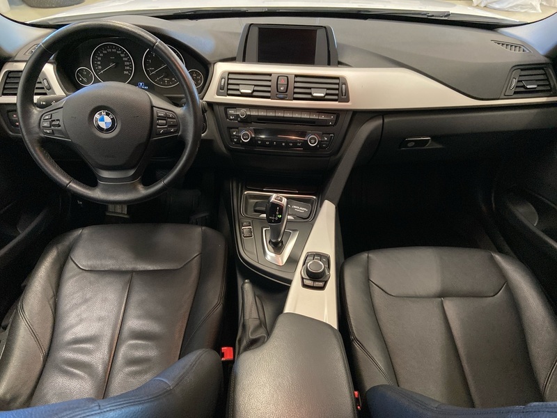 BMW 320 vaihtoauto