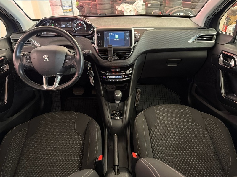 Peugeot 208 vaihtoauto