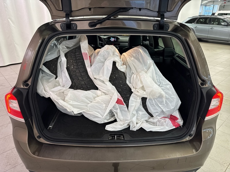 Volvo V70 vaihtoauto