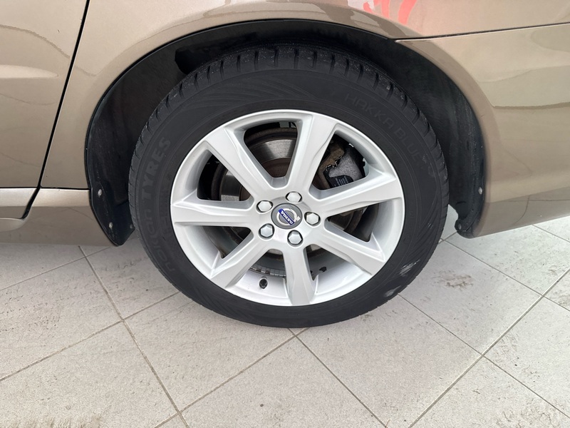 Volvo V70 vaihtoauto