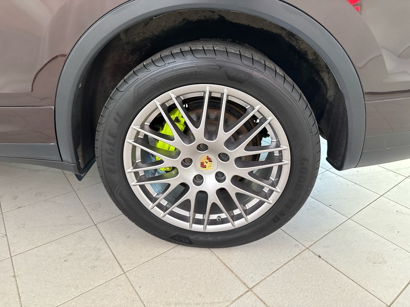 Porsche Cayenne vaihtoauto