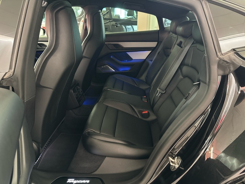 Porsche Taycan vaihtoauto