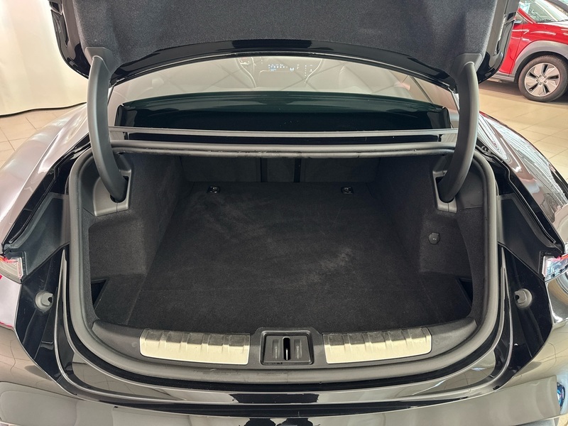 Porsche Taycan vaihtoauto