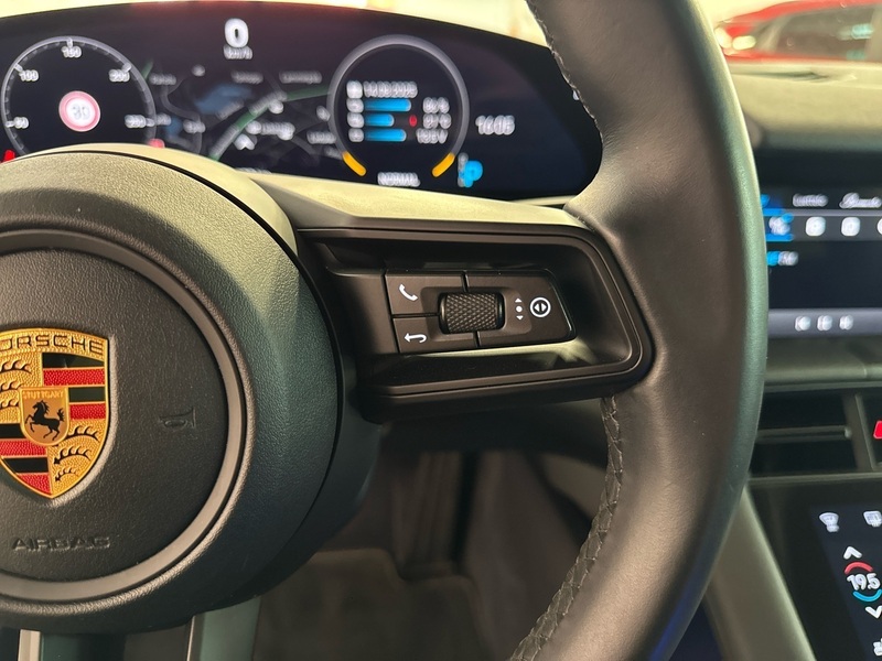 Porsche Taycan vaihtoauto