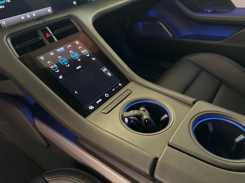 Porsche Taycan vaihtoauto