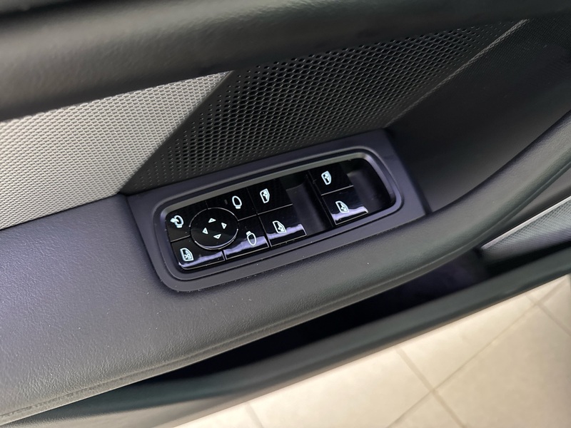 Porsche Taycan vaihtoauto