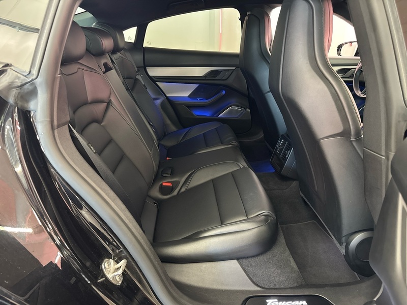 Porsche Taycan vaihtoauto