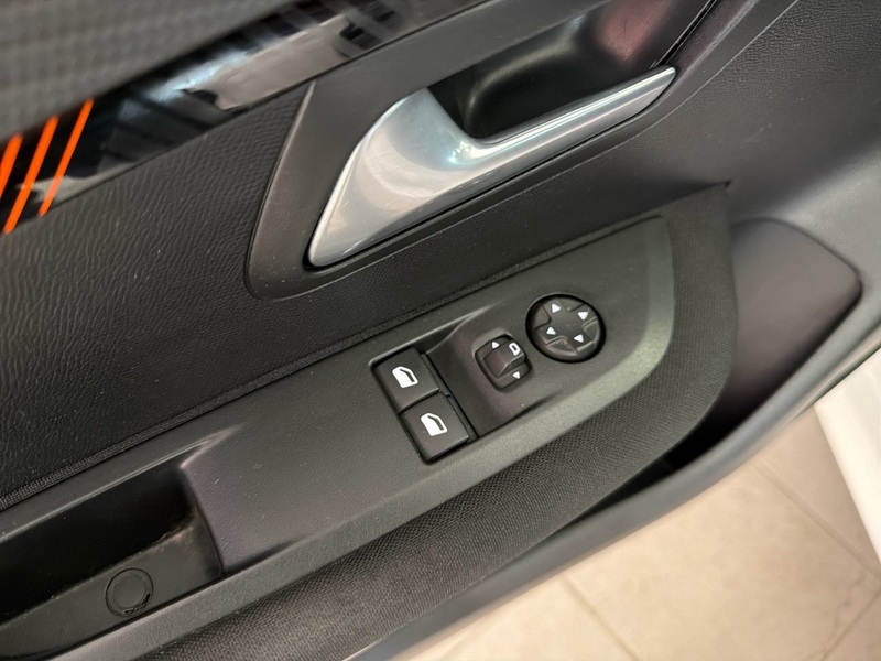 Peugeot 208 vaihtoauto