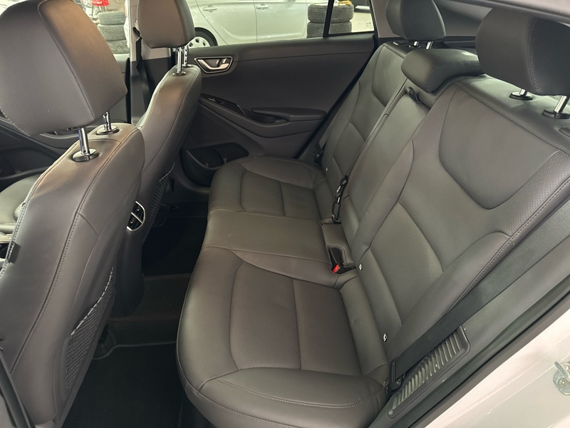 Hyundai IONIQ plug-in vaihtoauto