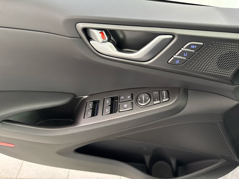 Hyundai IONIQ plug-in vaihtoauto